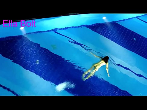 ❤️ నేను చూడటం ఆపలేను, ELLA BOLT రిసార్ట్ పూల్‌లో నగ్నంగా ఈత కొడుతూ దొరికిన యువ అందగత్తె పోర్నో పోర్న్ వద్ద te.sexvideosex.top ️❤